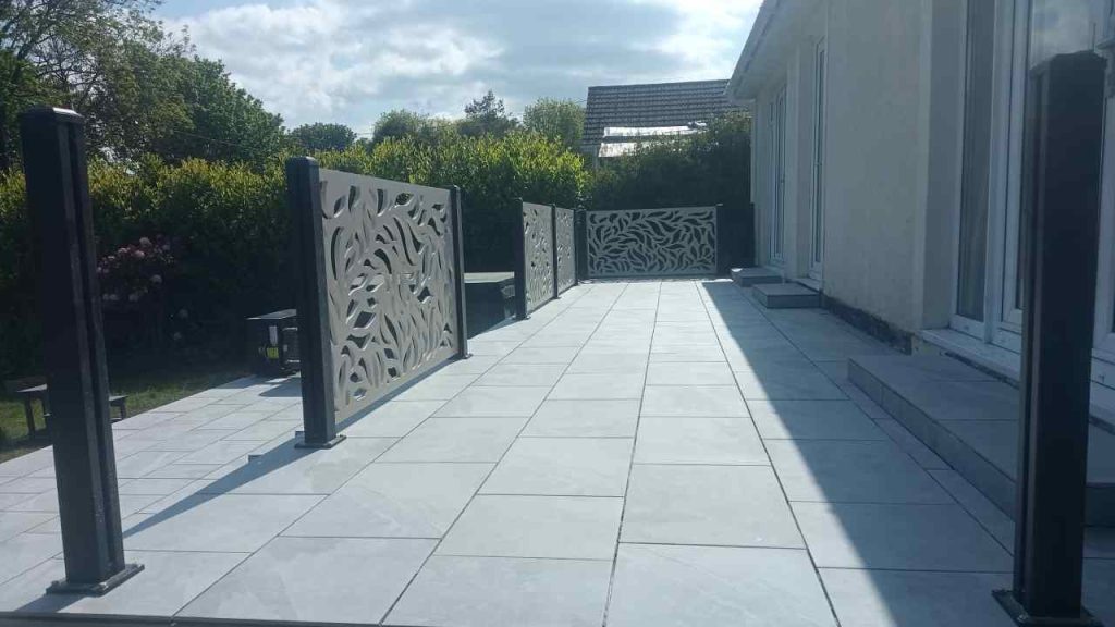 balustrading going up