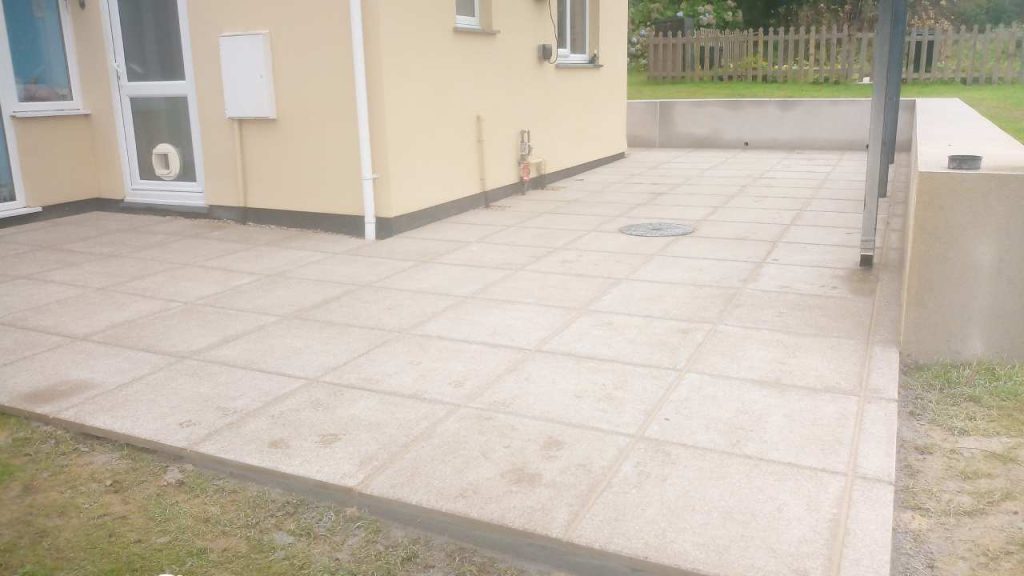 retaining wall and patio