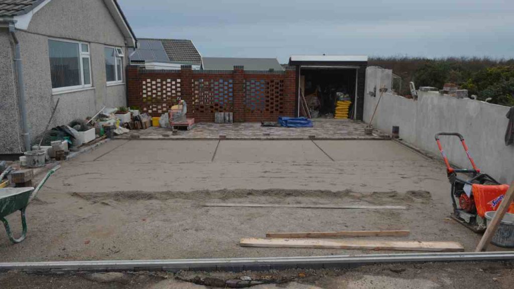 laying tegula block paving