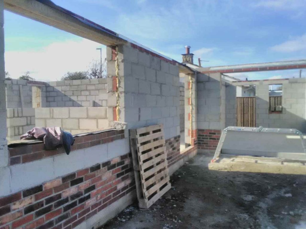 cavity wall block work and lintels