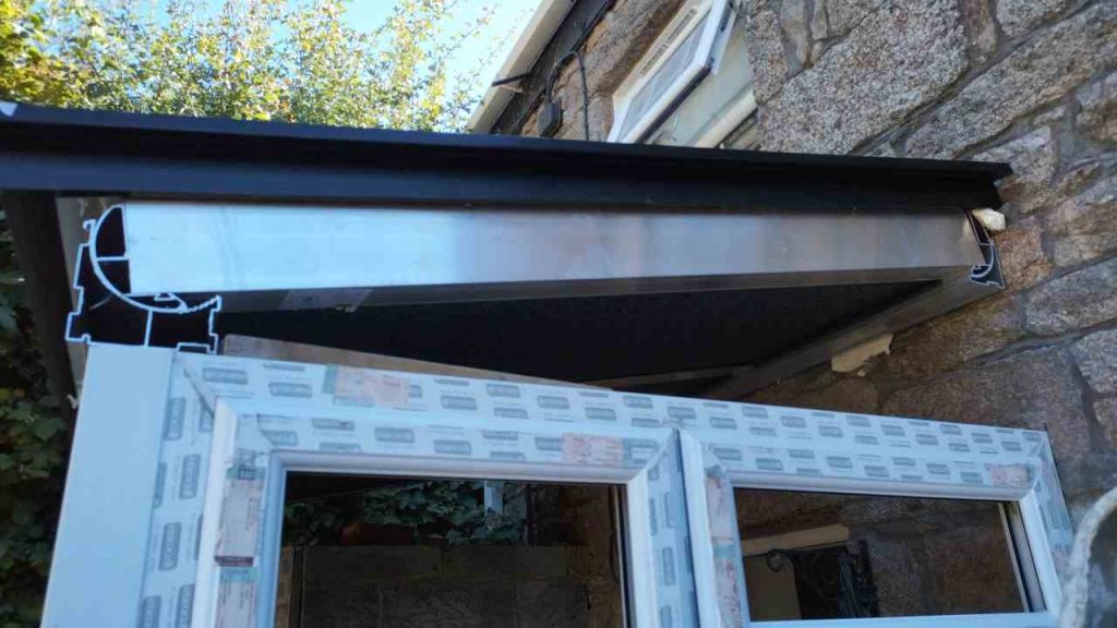 Equinox roof
