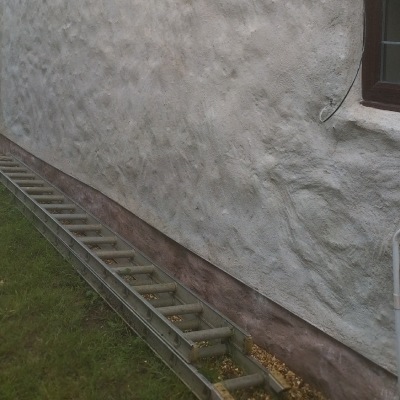 NHL 3.5 bagged cottage wall with Rinzaffo lime bagged plinth and French drain